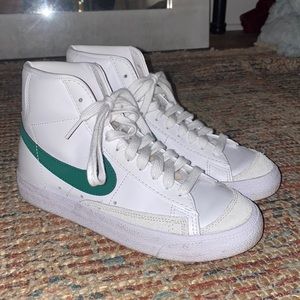 Nike Blazers Mid ‘77 Womens Green Size 6